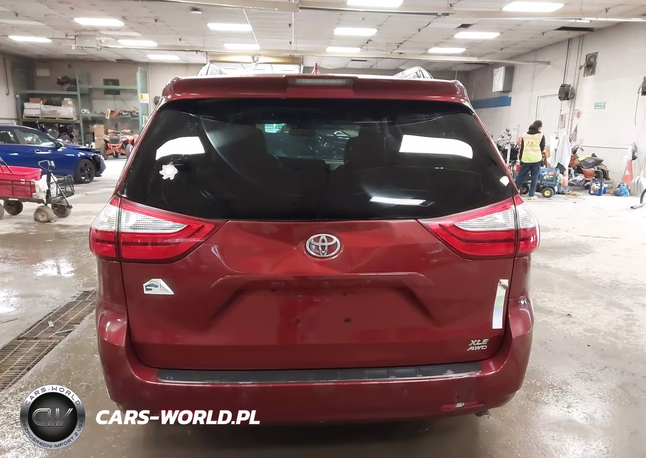 2018 Toyota Sienna Xle 7 Passenger VIN:5TDDZ3DC1JS209503 - 17