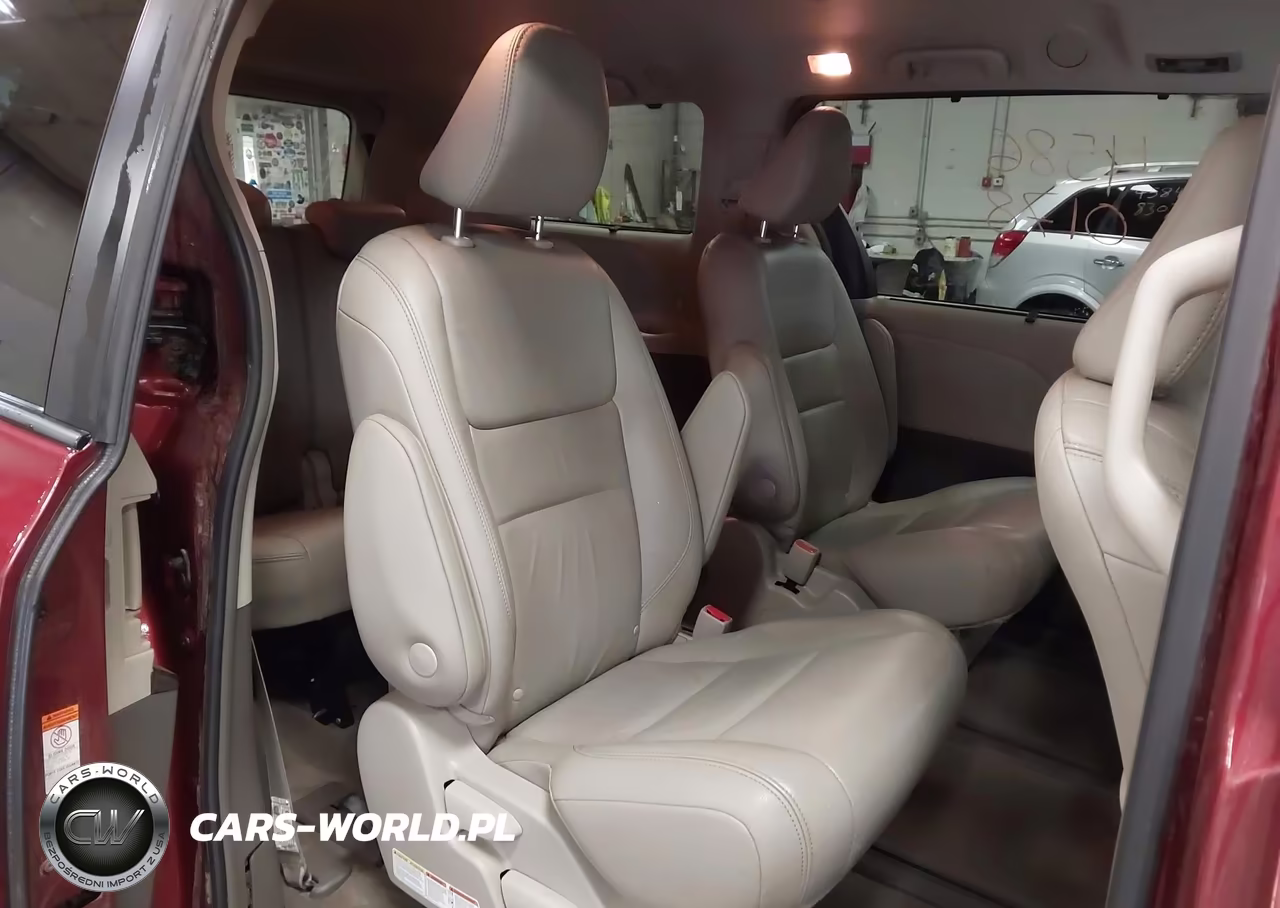 2018 Toyota Sienna Xle 7 Passenger VIN:5TDDZ3DC1JS209503 - 8