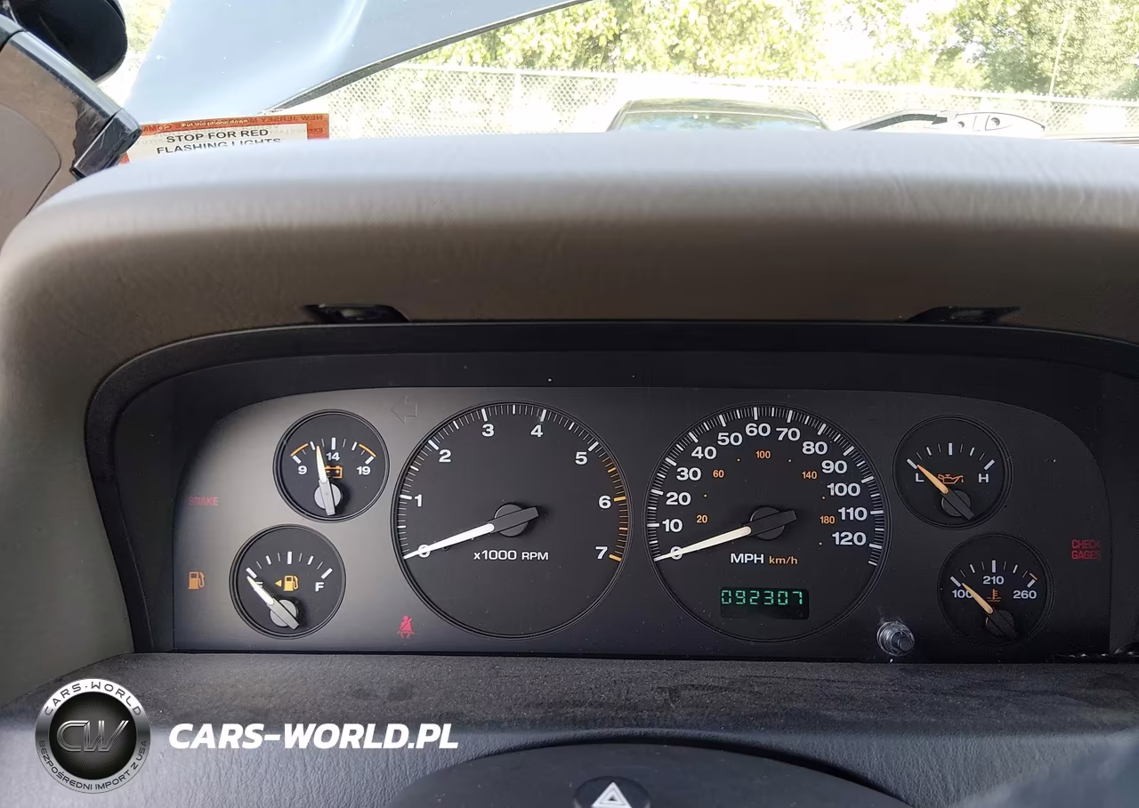 2004 Jeep Grand Cherokee Laredo VIN:1J8GW48SX4C345785 - 7