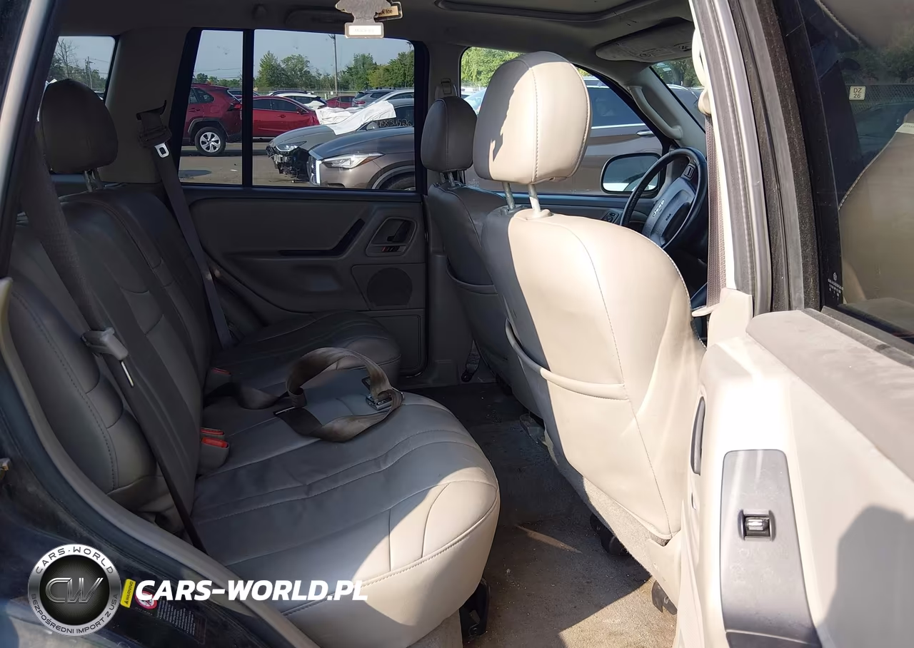 2004 Jeep Grand Cherokee Laredo VIN:1J8GW48SX4C345785 - 8