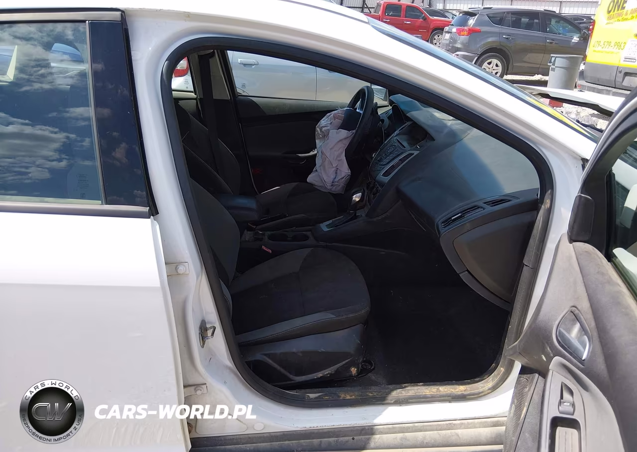2013 Ford Focus Se VIN:1FADP3K21DL259670 - 5