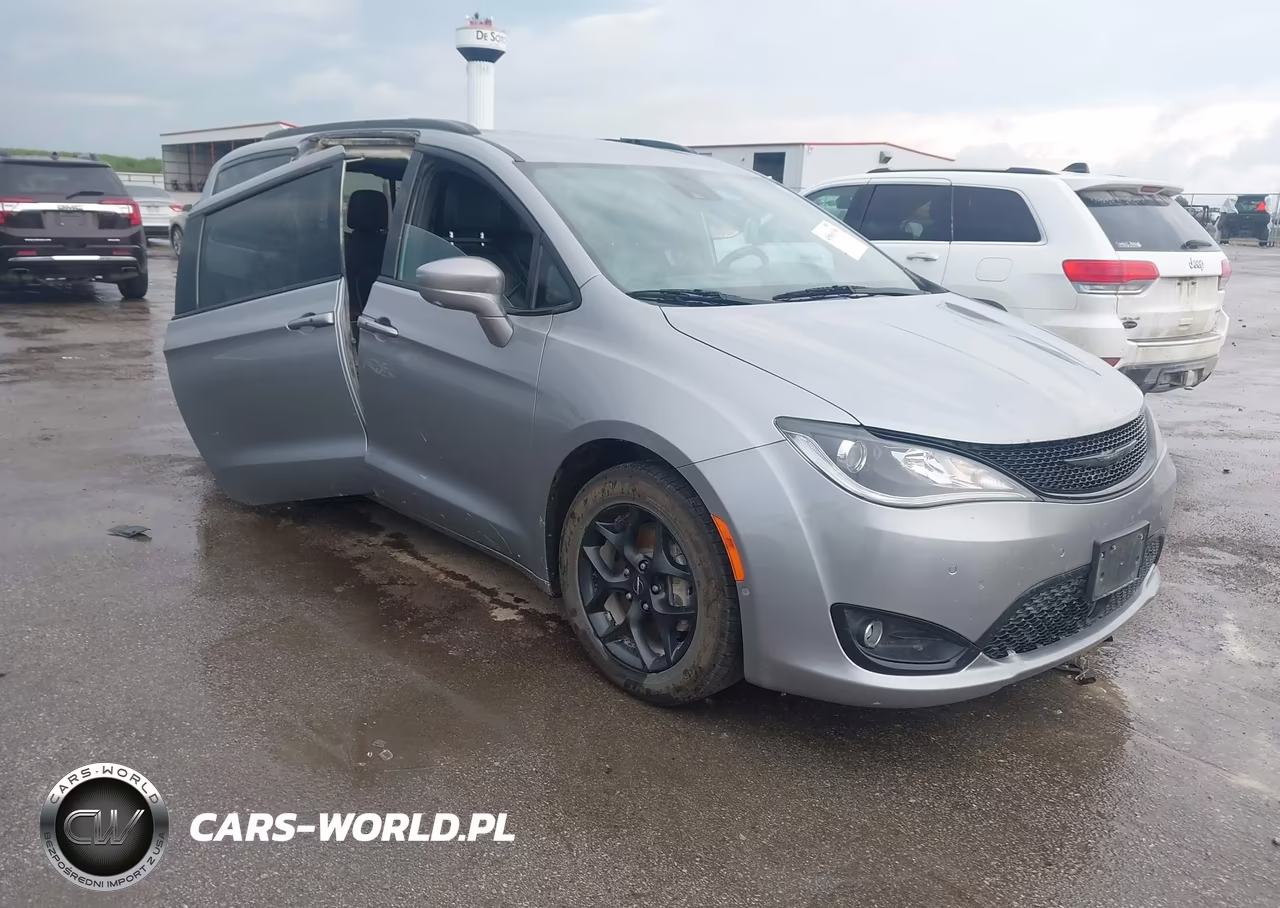 2019 Chrysler Pacifica Touring L Plus VIN:2C4RC1EG7KR666517 - 1