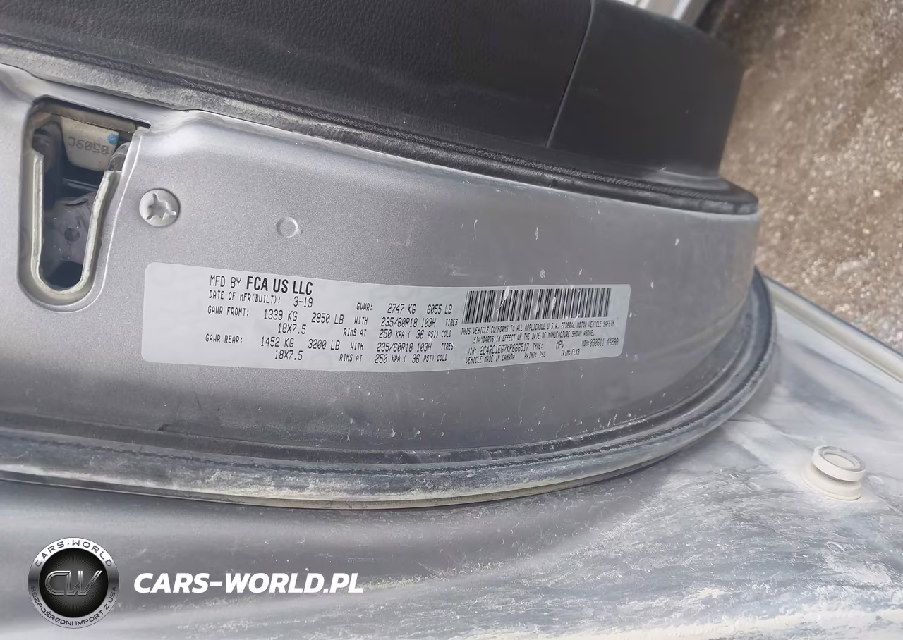 2019 Chrysler Pacifica Touring L Plus VIN:2C4RC1EG7KR666517 - 9
