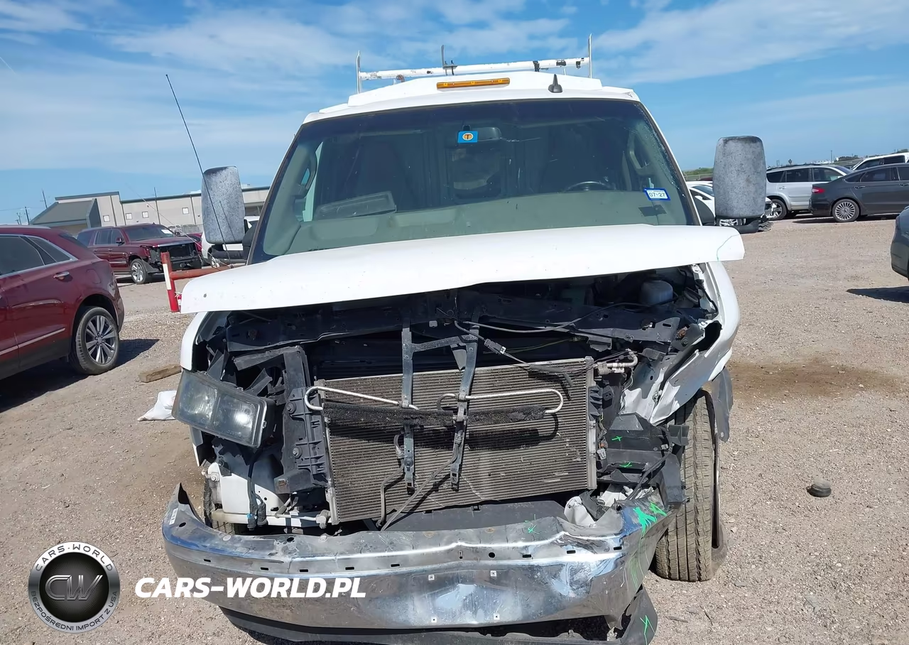 2017 Chevrolet Express Cutaway Work Van VIN:1GB0GRFG9H1153412 - 12