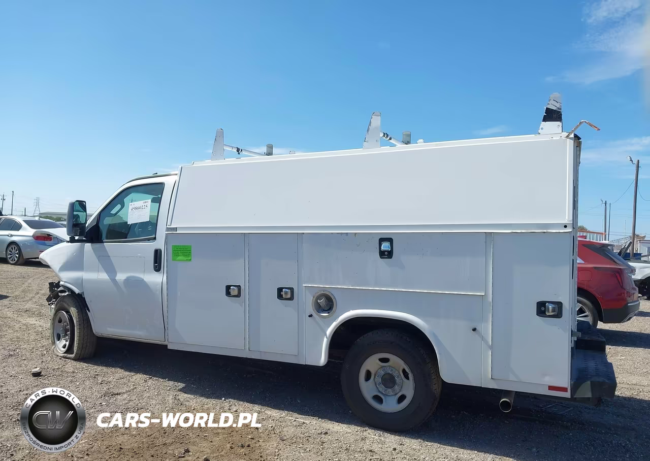 2017 Chevrolet Express Cutaway Work Van VIN:1GB0GRFG9H1153412 - 14