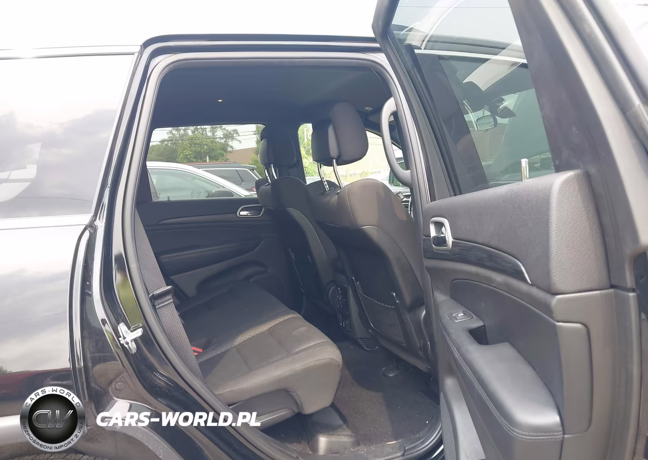2020 Jeep Grand Cherokee Laredo E 4X4 VIN:1C4RJFAG1LC240504 - 8