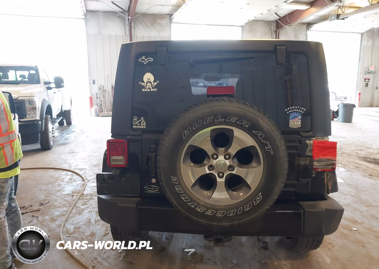 2016 Jeep Wrangler Unlimited Sahara VIN:1C4BJWEG5GL111795 - 16