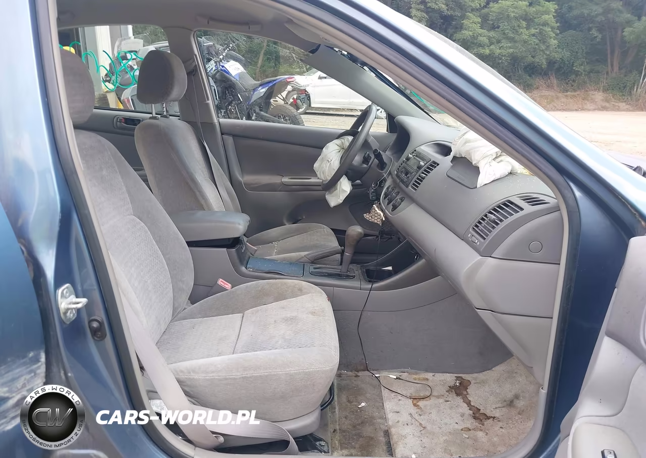 2002 Toyota Camry Le VIN:4T1BE32K12U542256 - 5