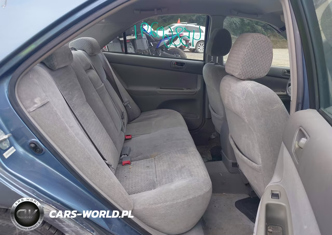 2002 Toyota Camry Le VIN:4T1BE32K12U542256 - 8