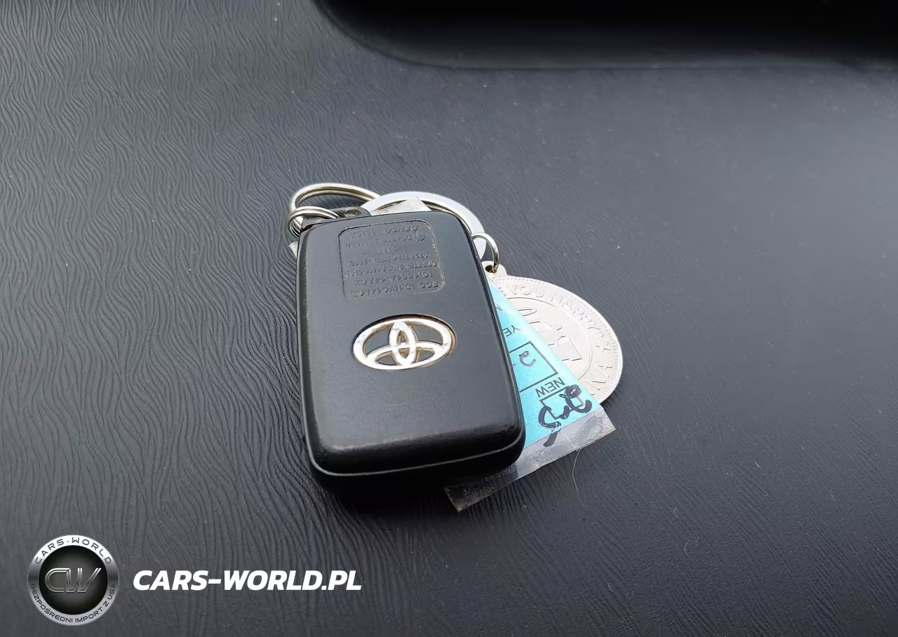 2013 Toyota Prius Four VIN:JTDKN3DU3D5649387 - 11