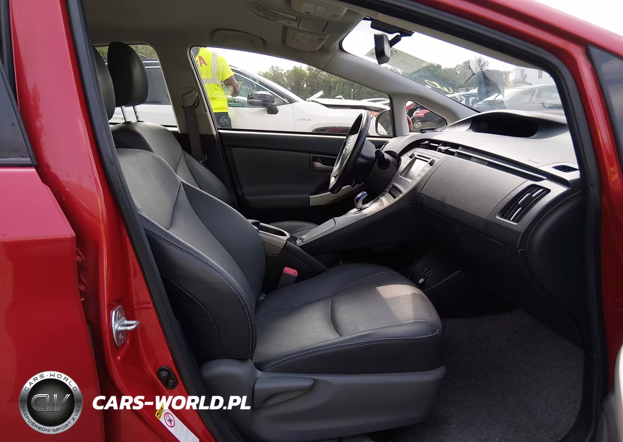 2013 Toyota Prius Four VIN:JTDKN3DU3D5649387 - 5