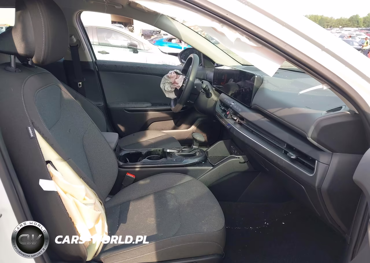 2025 Kia K4 Lx VIN:3KPFT4DE7SE238744 - 5