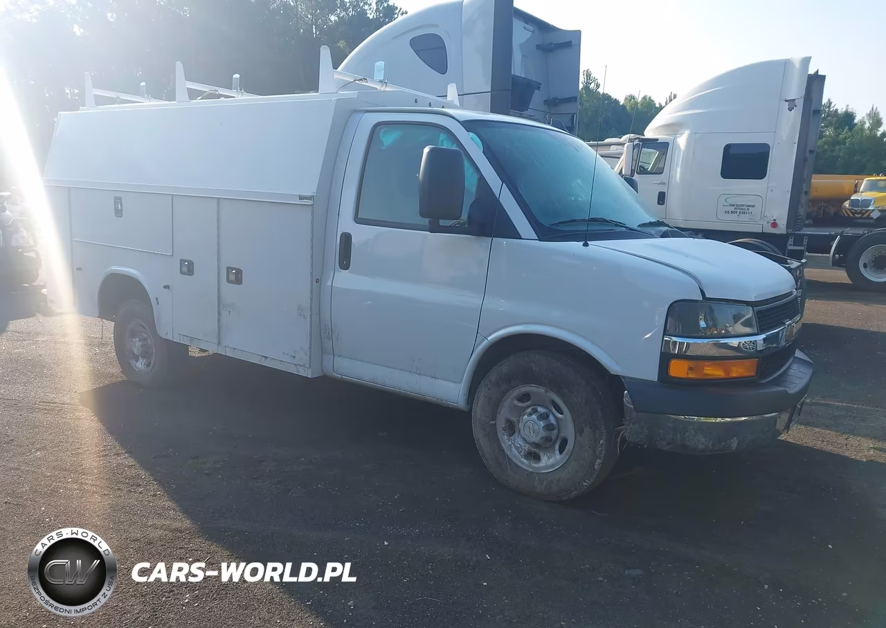 2024 Chevrolet Express Cutaway Work Van