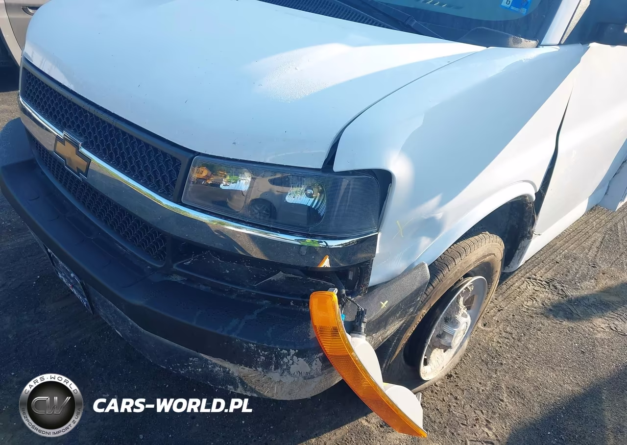 2024 Chevrolet Express Cutaway Work Van VIN:1GB0GRF78R1255866 - 11
