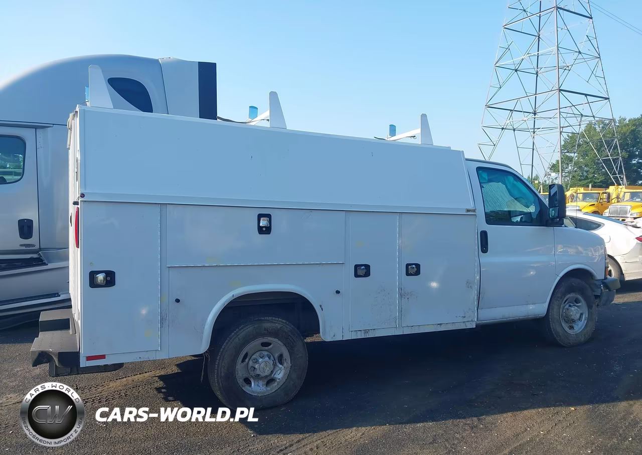 2024 Chevrolet Express Cutaway Work Van VIN:1GB0GRF78R1255866 - 13