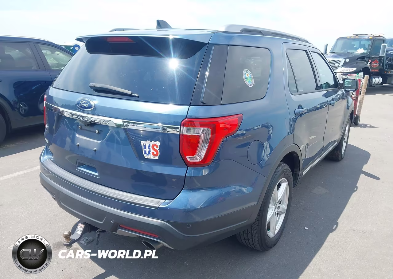 2018 Ford Explorer Xlt VIN:1FM5K7D81JGC62767 - 4