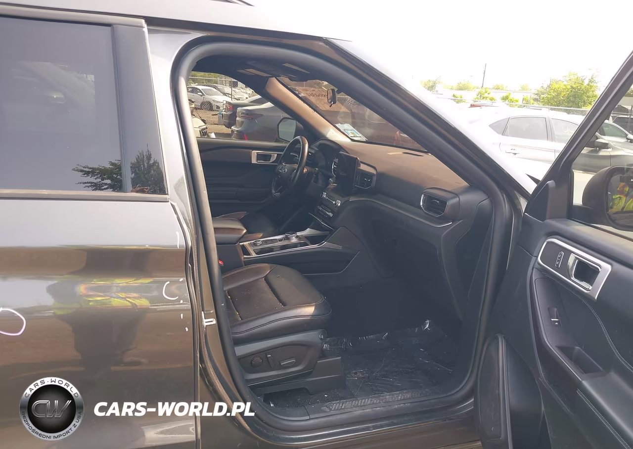 2020 Ford Explorer Xlt VIN:1FMSK8DH5LGA37215 - 5