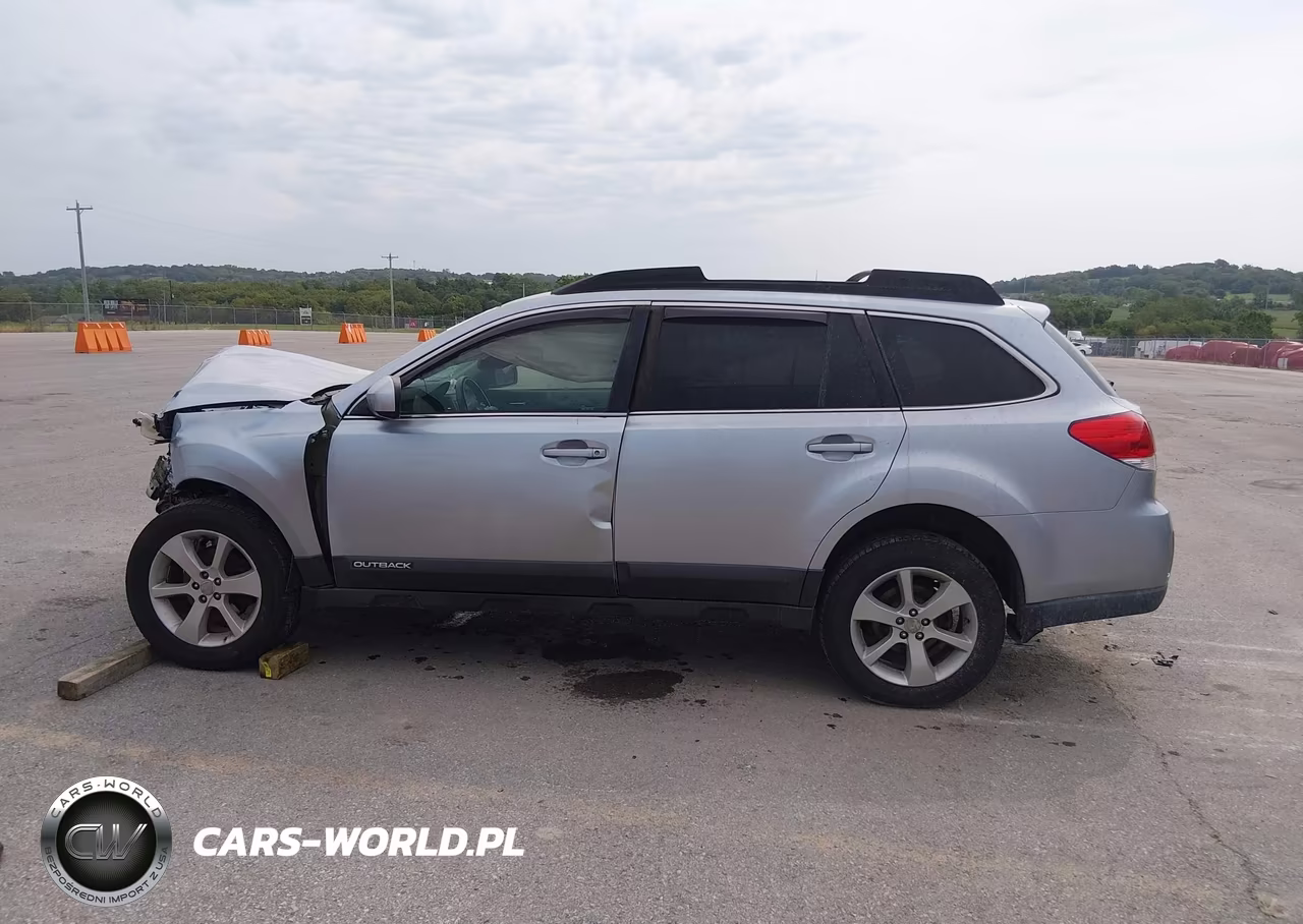 2013 Subaru Outback 2.5I Premium VIN:4S4BRCCC4D3314823 - 14