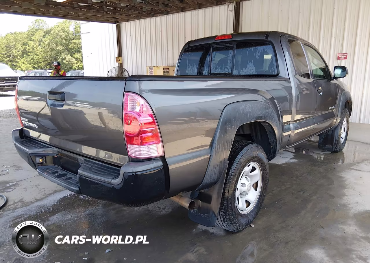 2014 Toyota Tacoma VIN:5TFUX4EN7EX028949 - 4