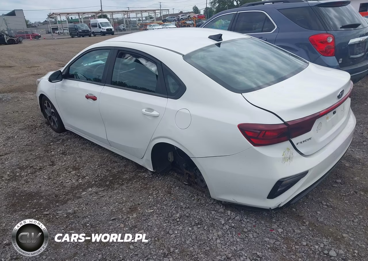 2019 Kia Forte Lxs VIN:3KPF24AD6KE077284 - 3
