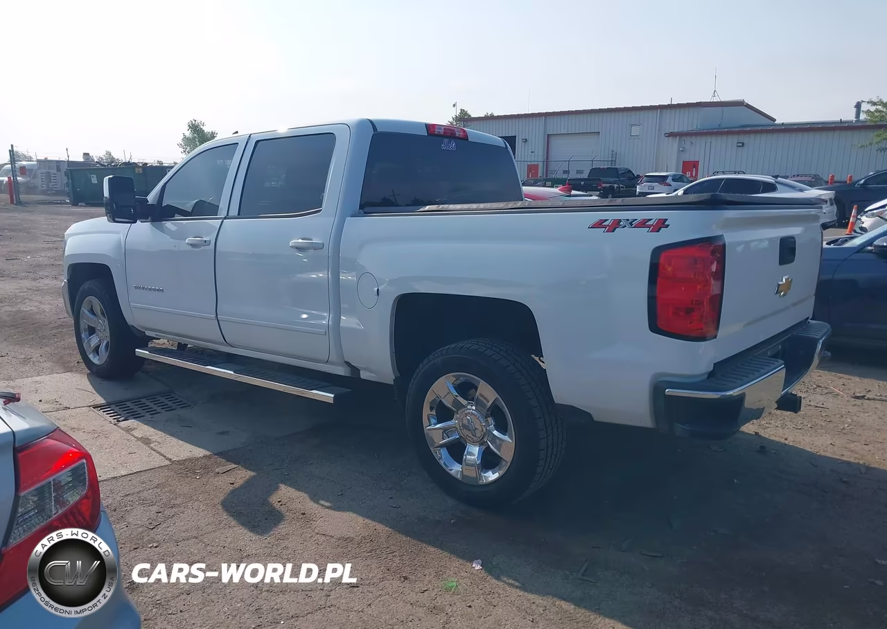 2018 Chevrolet Silverado 1500 1Lt VIN:3GCUKRER6JG293715 - 3
