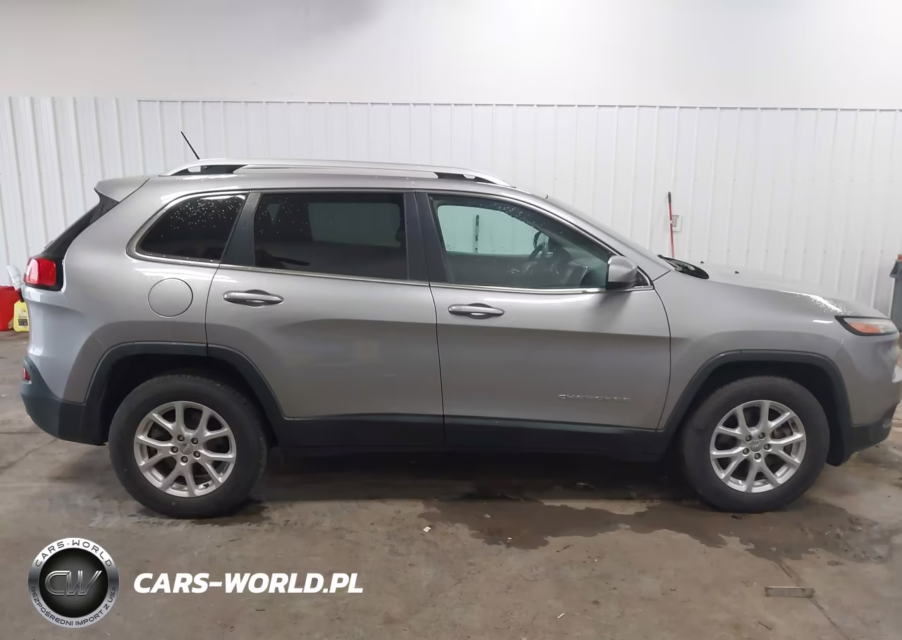 2018 Jeep Cherokee Latitude 4X4 VIN:1C4PJMCB6JD559286 - 13