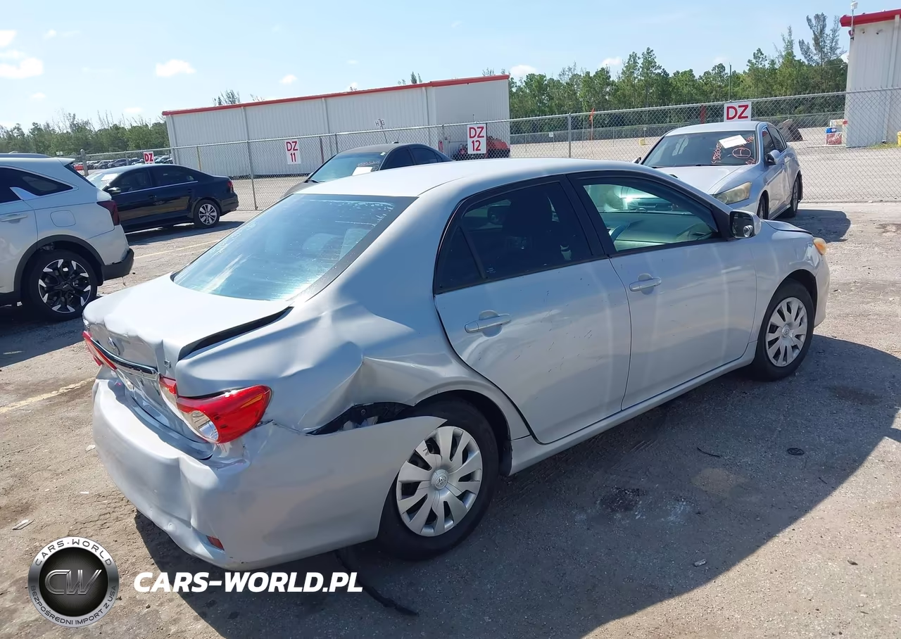 2011 Toyota Corolla Le VIN:2T1BU4EE8BC735844 - 4