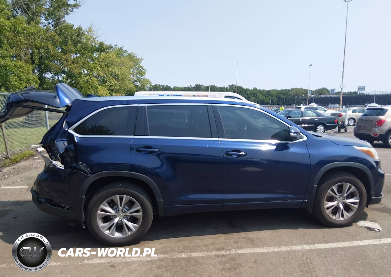 2015 Toyota Highlander Xle V6 VIN:5TDJKRFH3FS126102 - 13