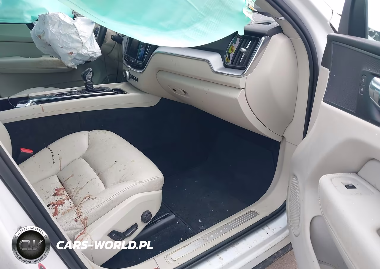 2018 Volvo Xc60 T6 Momentum VIN:YV4A22RK3J1001408 - 5