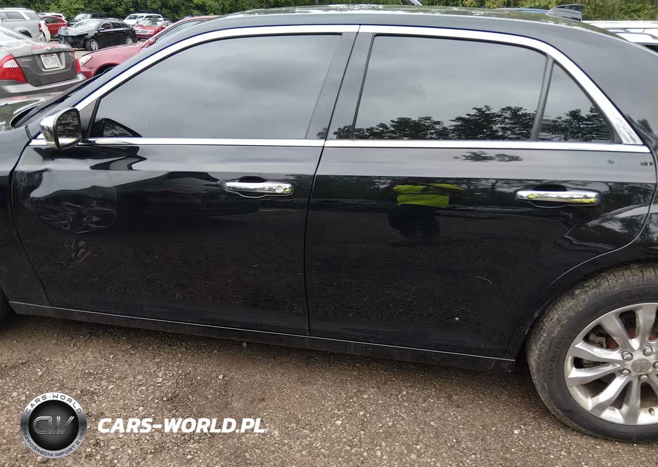 2015 Chrysler 300C Awd VIN:2C3CCAKG3FH882973 - 13