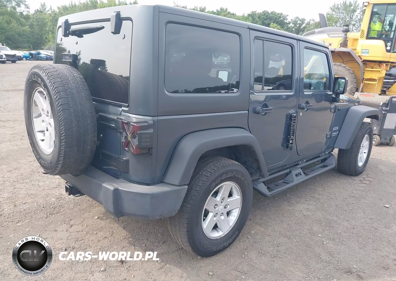 2017 Jeep Wrangler Unlimited Sport VIN:1C4BJWDG9HL552073 - 4