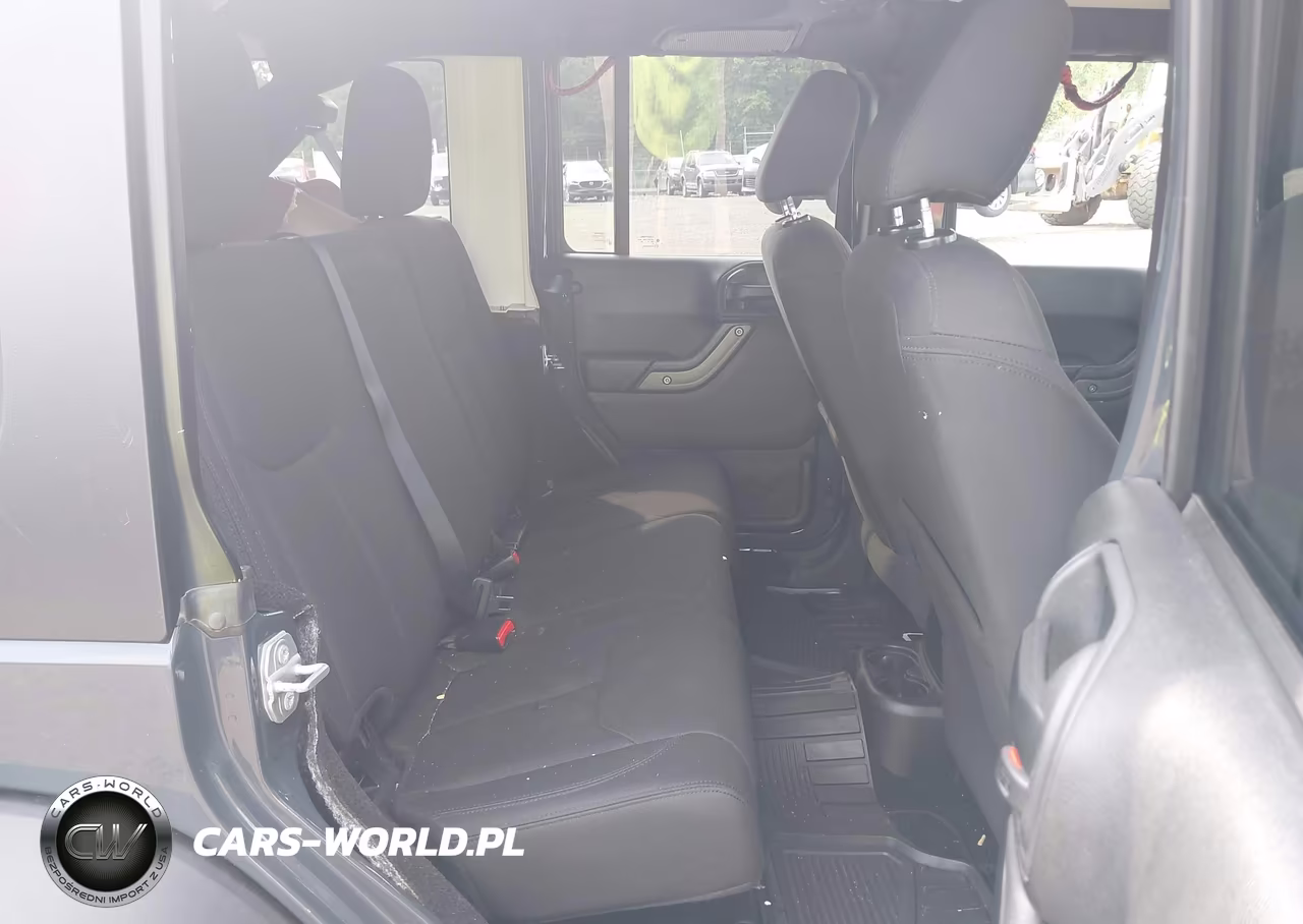 2017 Jeep Wrangler Unlimited Sport VIN:1C4BJWDG9HL552073 - 8
