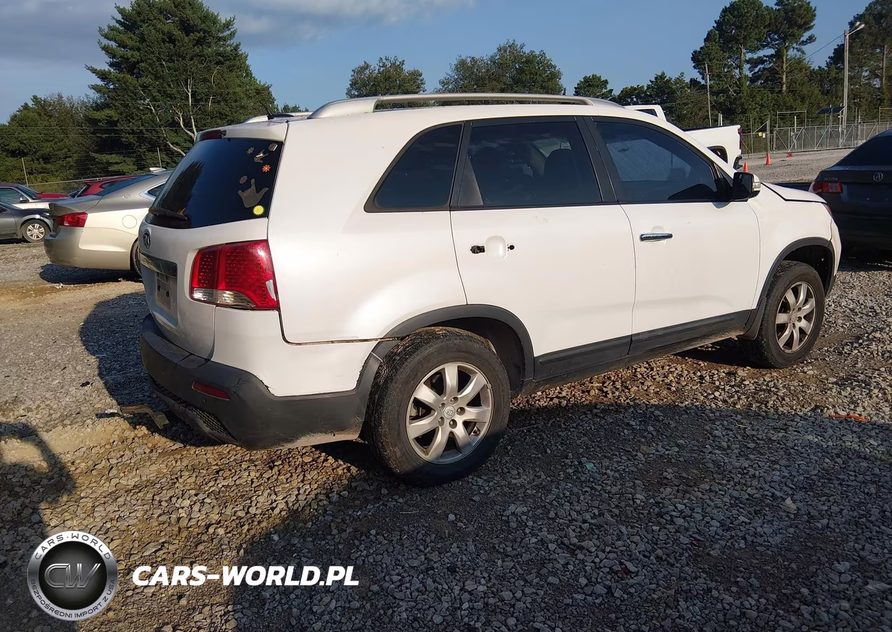2011 Kia Sorento Lx VIN:5XYKT4A16BG060442 - 4
