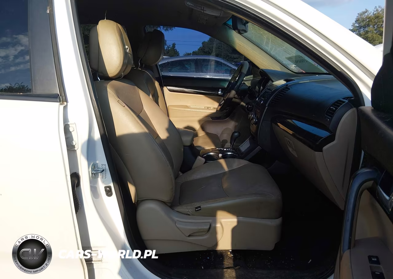 2011 Kia Sorento Lx VIN:5XYKT4A16BG060442 - 5