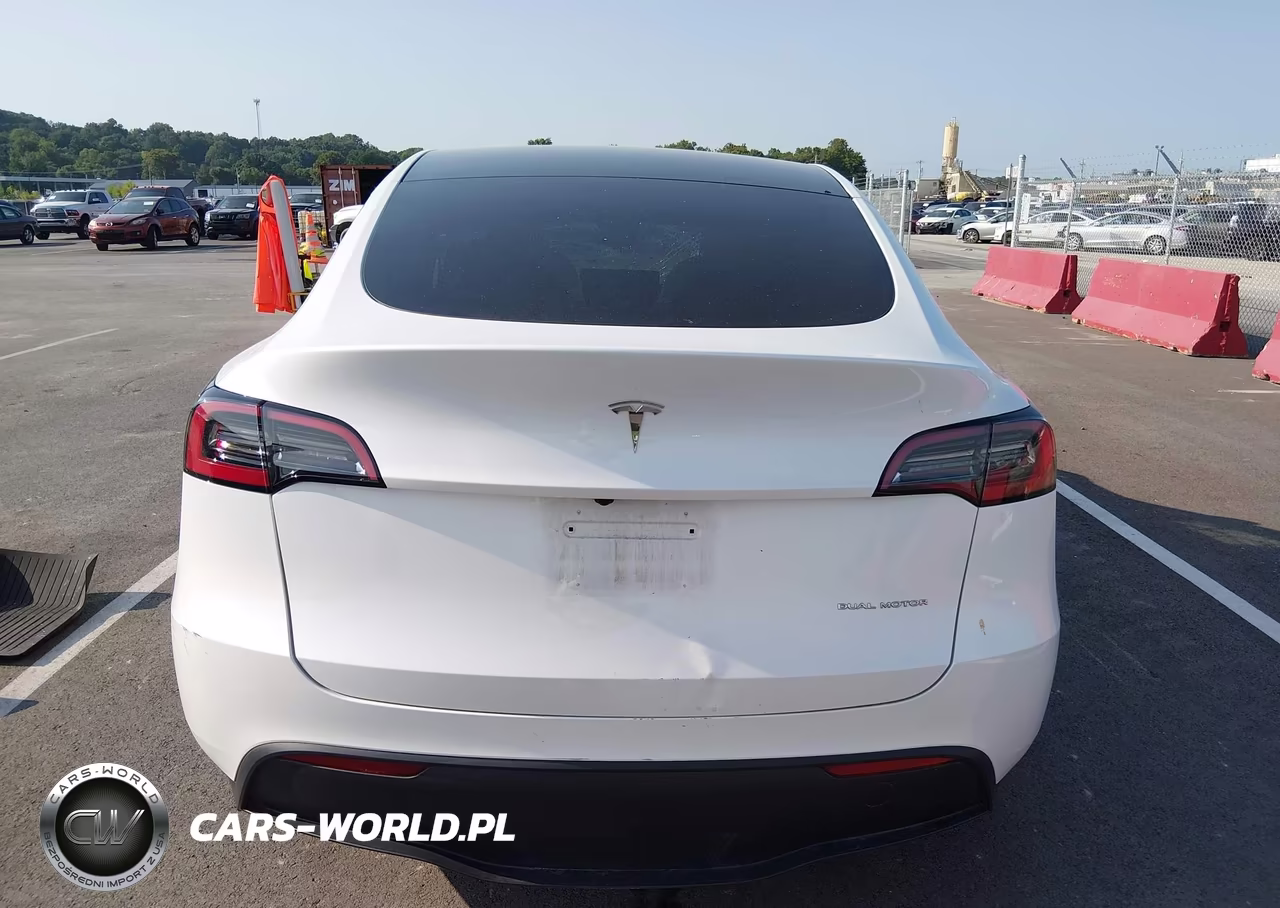 2024 Tesla Model Y Long Range Dual Motor All-Wheel Drive VIN:7SAYGDEE4RF177095 - 15
