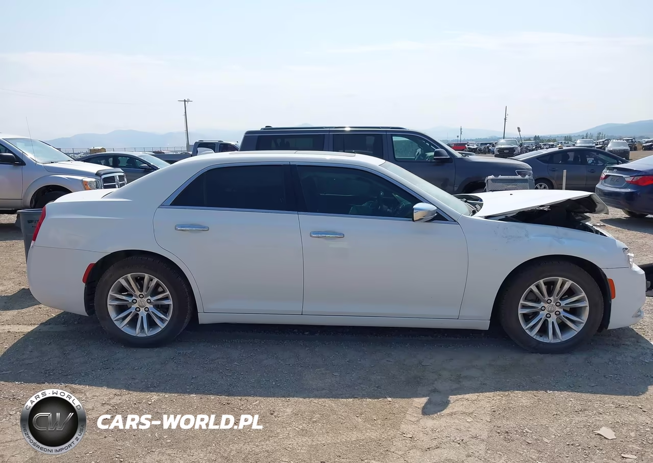 2016 Chrysler 300C VIN:2C3CCAEG5GH243619 - 13