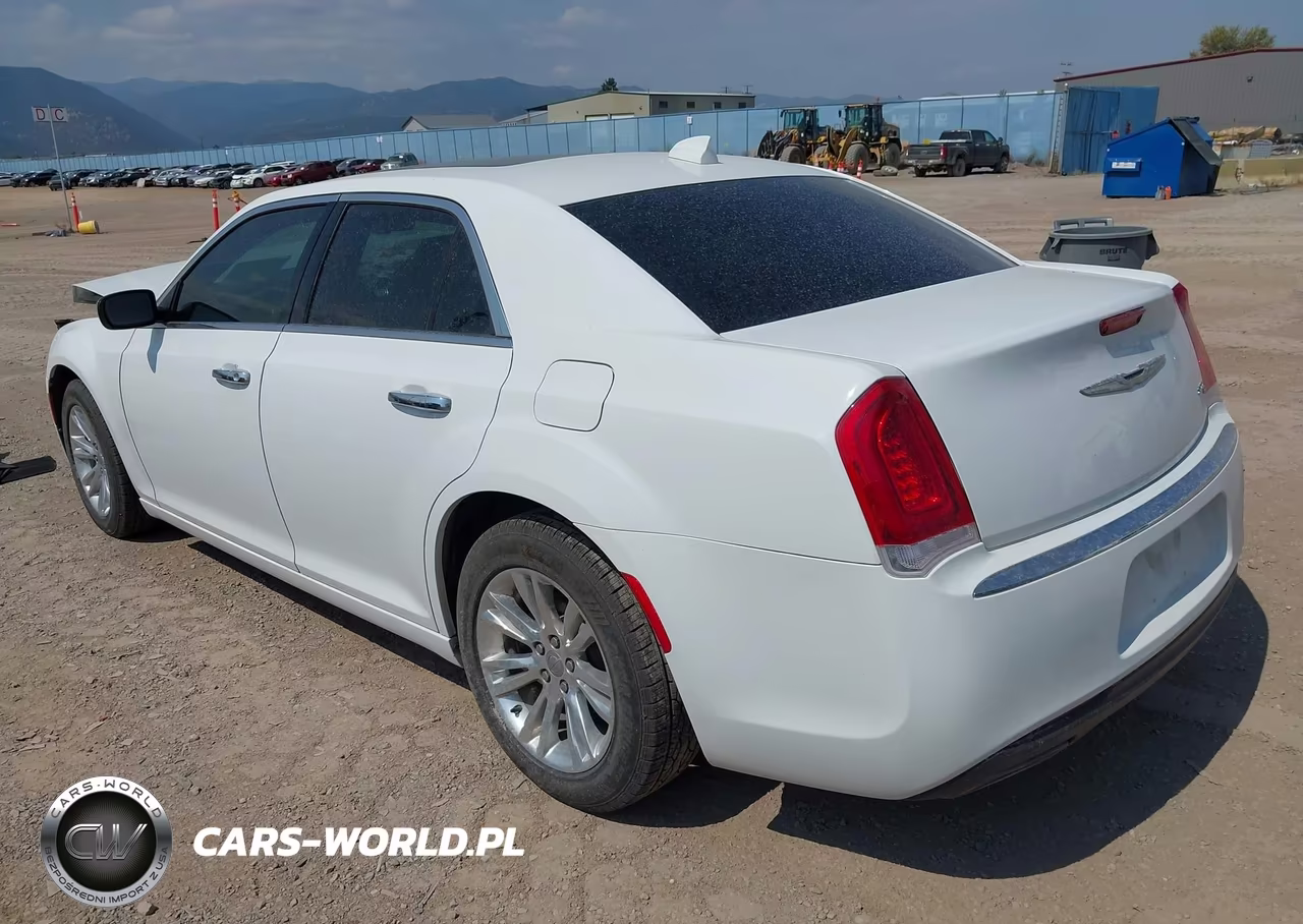 2016 Chrysler 300C VIN:2C3CCAEG5GH243619 - 3