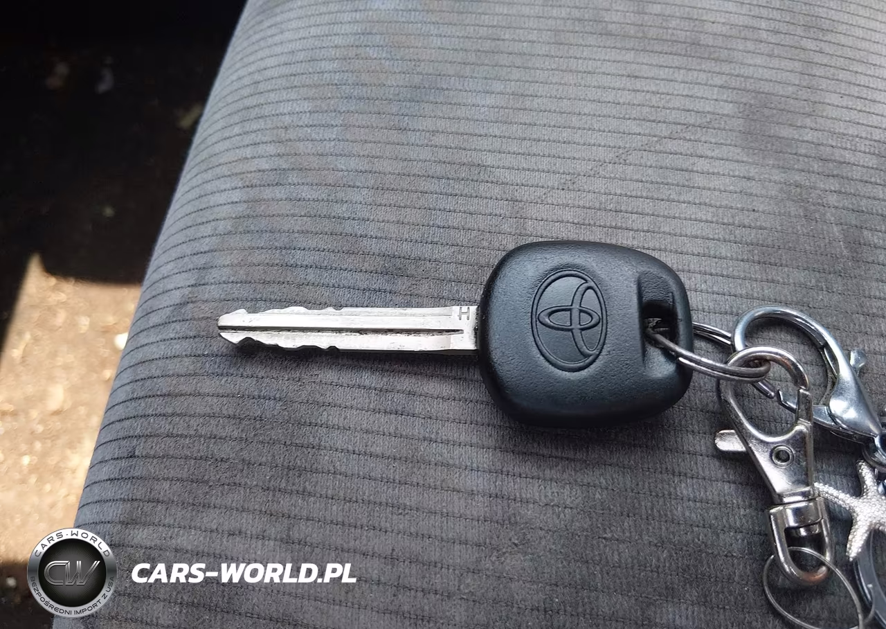2017 Toyota Corolla L VIN:2T1BURHE4HC928137 - 11