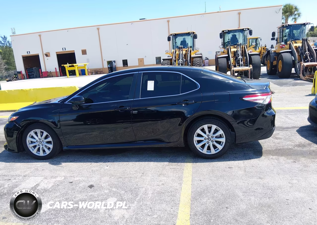 2018 Toyota Camry Le VIN:4T1B11HK7JU096703 - 14