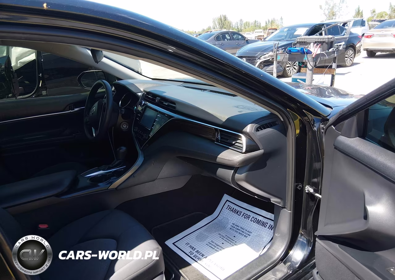 2018 Toyota Camry Le VIN:4T1B11HK7JU096703 - 5