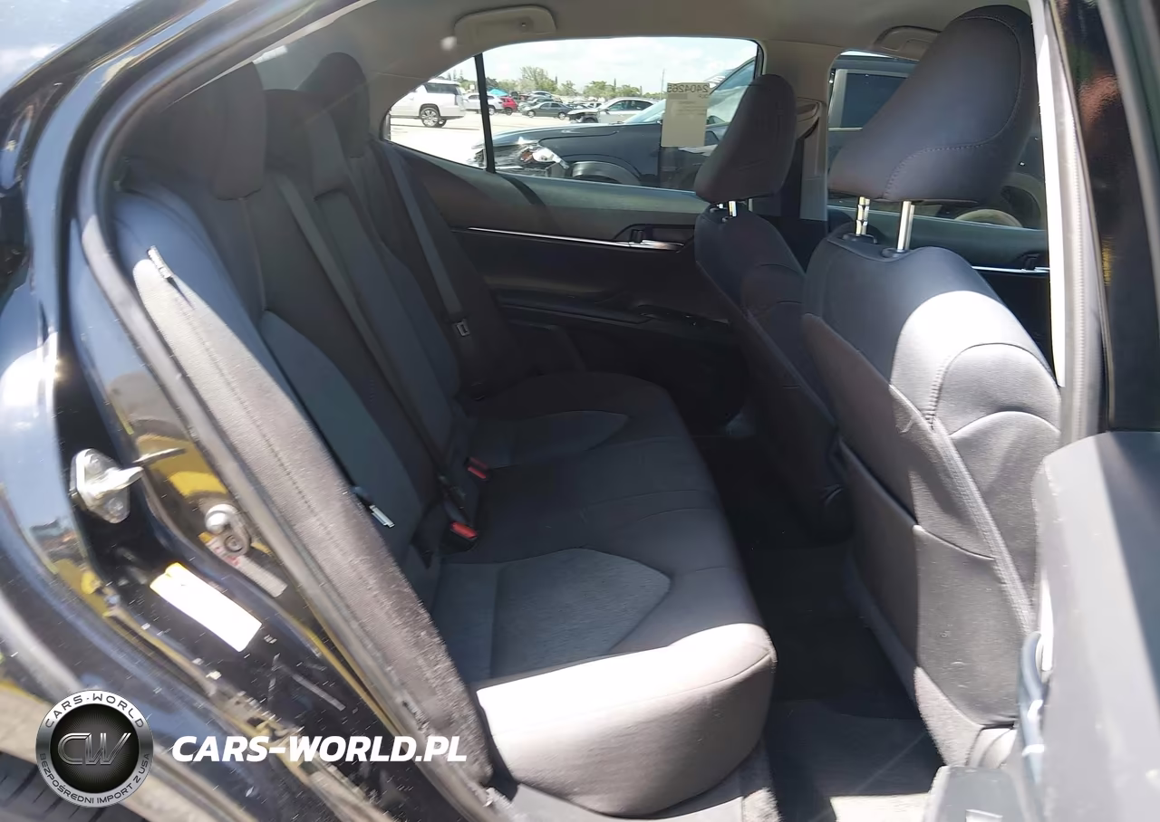 2018 Toyota Camry Le VIN:4T1B11HK7JU096703 - 8
