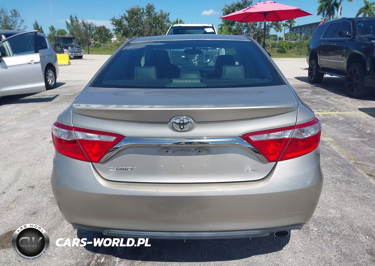 2015 Toyota Camry Se VIN:4T1BF1FKXFU013308 - 16