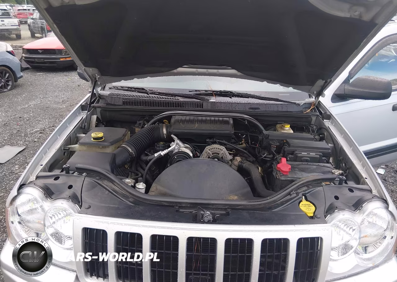 2005 Jeep Grand Cherokee Laredo VIN:1J4GR48KX5C716082 - 10