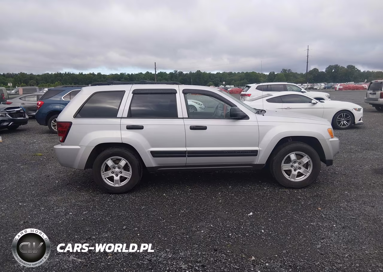 2005 Jeep Grand Cherokee Laredo VIN:1J4GR48KX5C716082 - 13