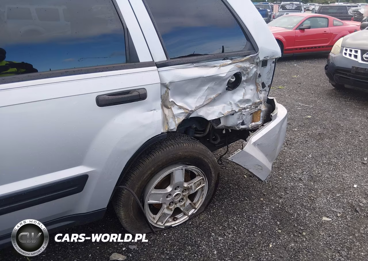 2005 Jeep Grand Cherokee Laredo VIN:1J4GR48KX5C716082 - 6