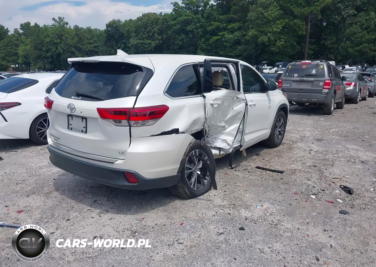 2017 Toyota Highlander Le Plus VIN:5TDZZRFH3HS230493 - 4