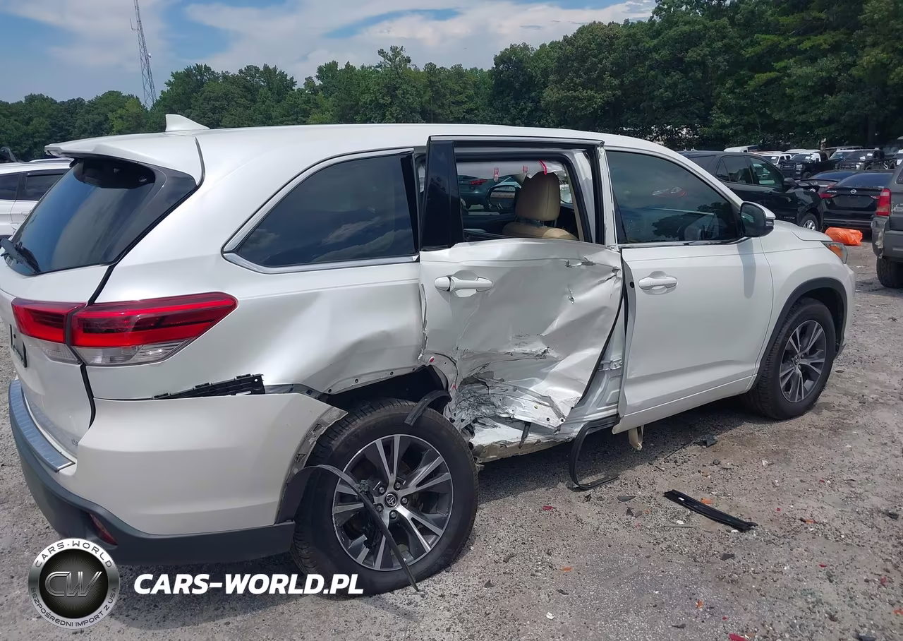 2017 Toyota Highlander Le Plus VIN:5TDZZRFH3HS230493 - 6