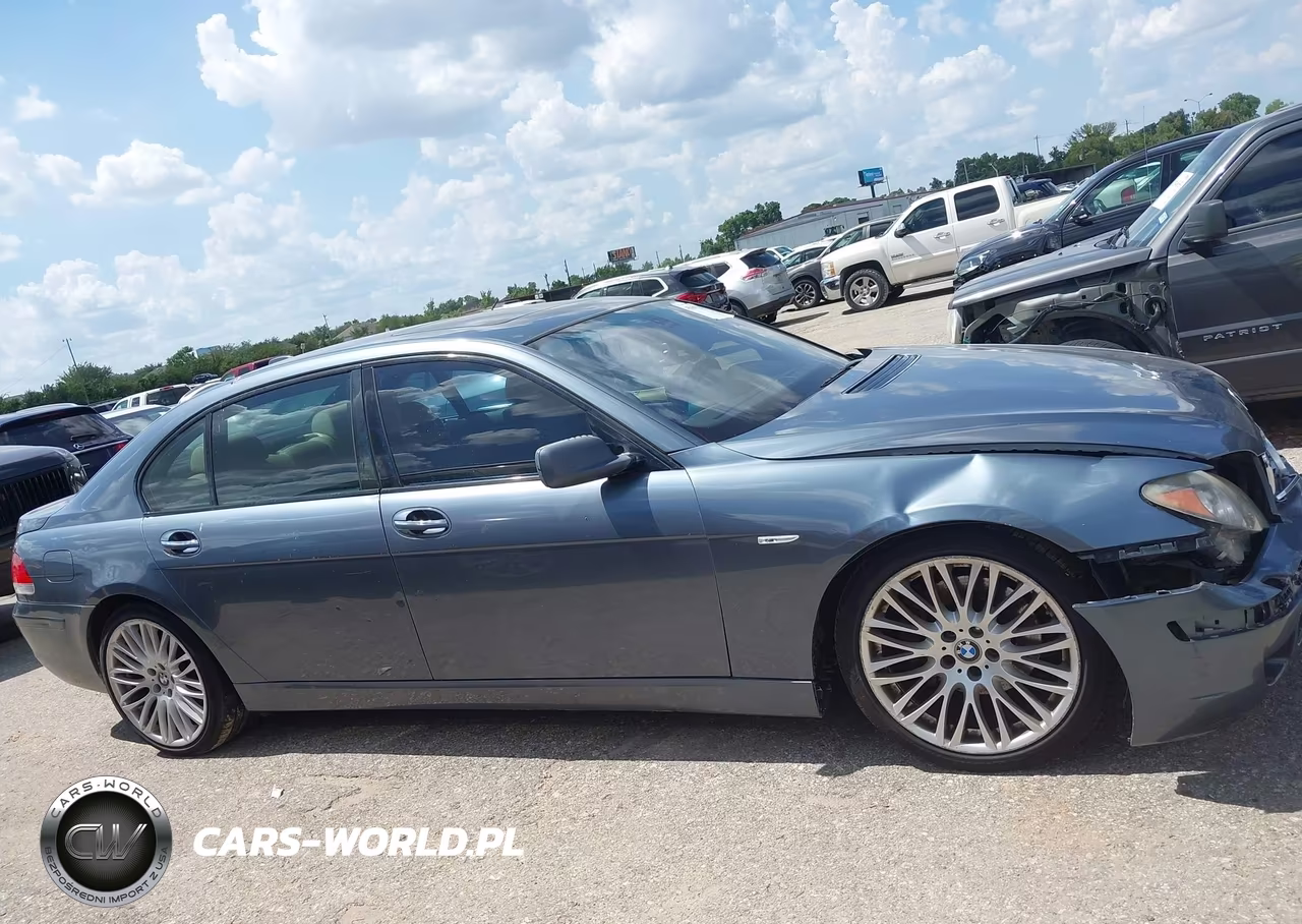 2007 BMW 750Li VIN:WBAHN83557DT66272 - 13