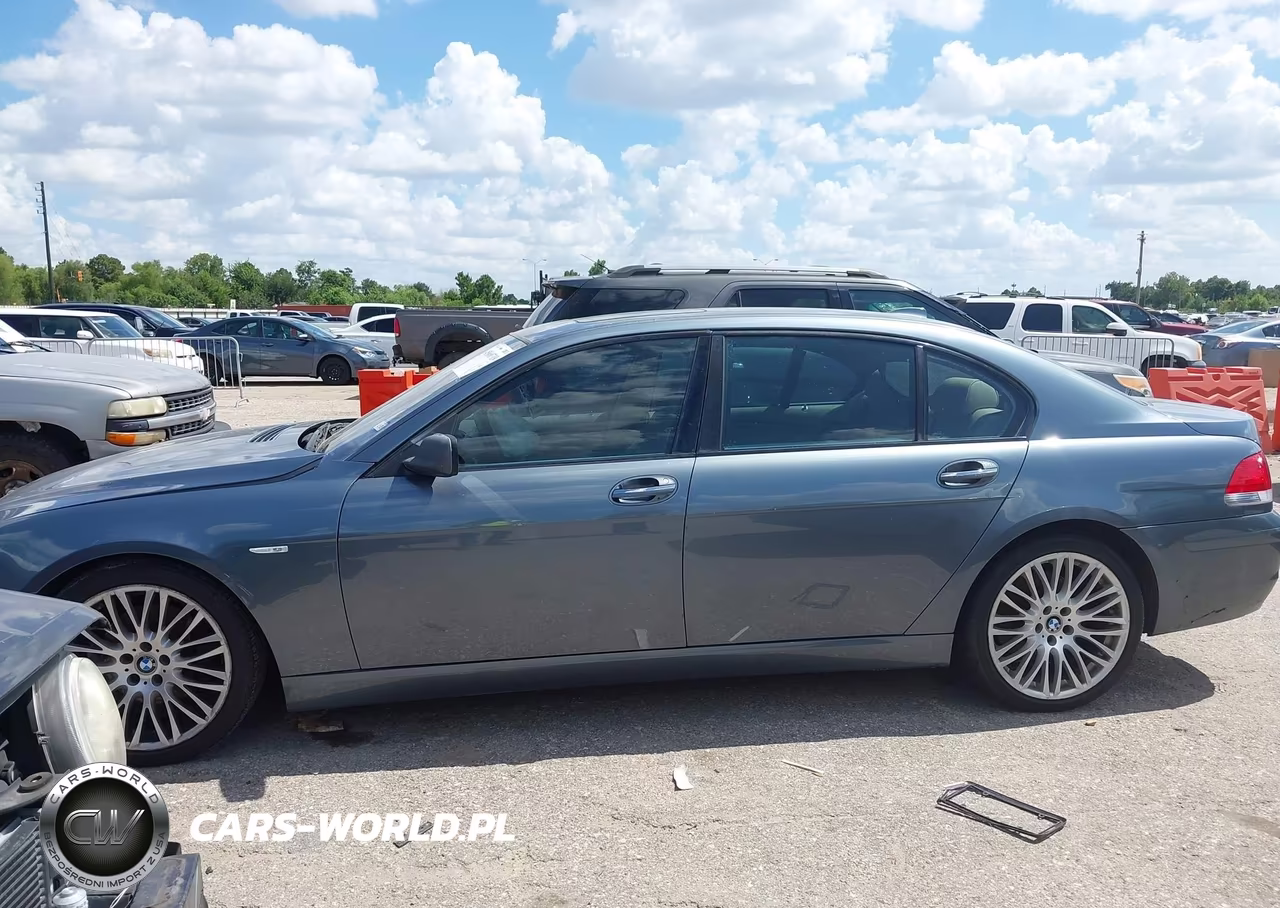 2007 BMW 750Li VIN:WBAHN83557DT66272 - 14