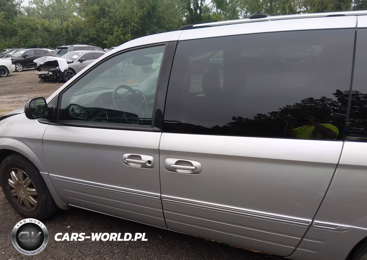 2005 Chrysler Town & Country Limited VIN:2C8GP64L65R418429 - 14